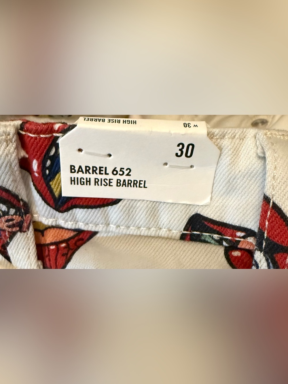 Wrangler Barrel 652 high rise read my lips Rolling Stones jeans. Size 30x31 - Picture 6 of 7